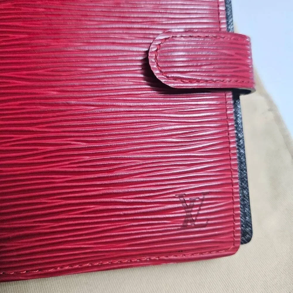 Louis Vuitton epi agenda wallet